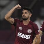 Lautaro Acosta apuntó contra el arbitraje tras la derrota de Lanús