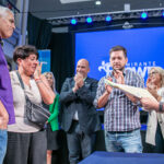 Vecinos de Almirante Brown firmaron la escritura de su casa